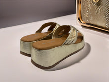 Load image into Gallery viewer, Lexie Wedges - gold