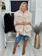 Load image into Gallery viewer, Eva Gilet - 3 colours, 2 sizes