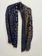 Load image into Gallery viewer, Julia scarf - 3 colours