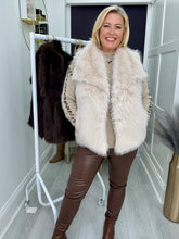 Load image into Gallery viewer, Rebecca gilet - 3 colours