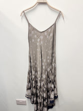 Load image into Gallery viewer, Fleur dress - 8 colours