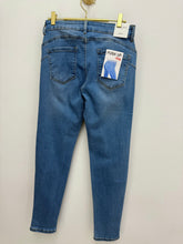 Load image into Gallery viewer, Lola Jeans