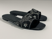 Load image into Gallery viewer, Saskia Sandals - black