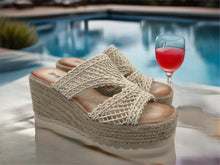 Load image into Gallery viewer, Hayley wedges - beige