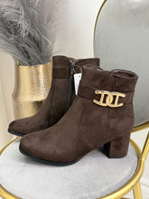 Load image into Gallery viewer, Zelda boots - Chocolate brown