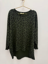 Load image into Gallery viewer, Karen top - 4 colours