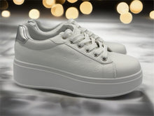 Load image into Gallery viewer, Lisa Trainers - white & silver