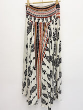 Load image into Gallery viewer, Olive trousers - 2 sizes