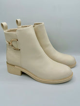 Load image into Gallery viewer, Dina boots - cream