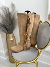 Load image into Gallery viewer, Zoe boots - beige