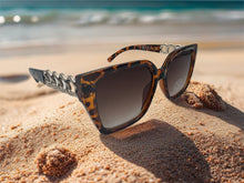 Load image into Gallery viewer, Clara Sunglasses - 2 Colours