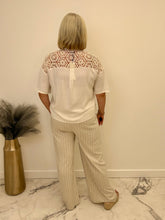 Load image into Gallery viewer, Shannon top - 3 Colours, 2 Sizes