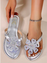 Load image into Gallery viewer, Beatrice sandals - silver. 3s & 4s ONLY