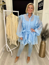 Load image into Gallery viewer, Frilly top - 2 colours, 3 sizes