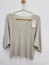 Load image into Gallery viewer, Lisa top - 12 colours