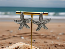 Load image into Gallery viewer, Starfish earrings