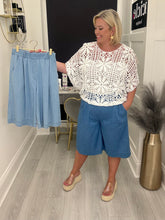 Load image into Gallery viewer, Carol magic shorts - 2 colours