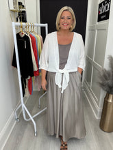 Load image into Gallery viewer, Teresa Shrug - 7 colours