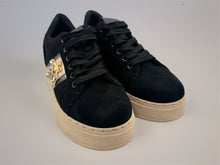 Load image into Gallery viewer, Bee trainers