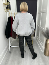 Load image into Gallery viewer, Tara sweatshirt - 6 colours