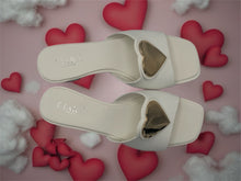 Load image into Gallery viewer, Kai heels - white