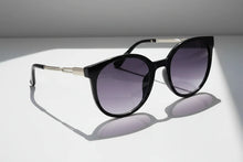 Load image into Gallery viewer, Robyn Sunglasses - 2 colours