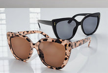 Load image into Gallery viewer, Daisy Sunglasses - 2 colours