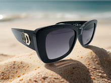 Load image into Gallery viewer, Chantel Sunglasses - 5 Colours