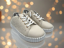 Load image into Gallery viewer, Ellie trainers