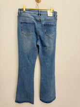 Load image into Gallery viewer, Flora Jeans