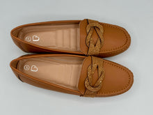 Load image into Gallery viewer, Leila loafers - tan. LAST PAIR