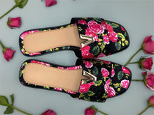 Load image into Gallery viewer, Fleur Sandals - Black