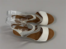 Load image into Gallery viewer, Molly Wedges - white