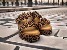 Load image into Gallery viewer, Bonnie Wedges - leopard