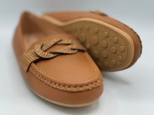 Load image into Gallery viewer, Leila loafers - tan. LAST PAIR