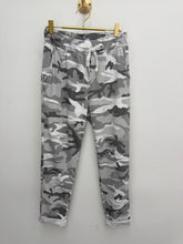 Load image into Gallery viewer, Camo magic trousers - 4 colours