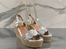 Load image into Gallery viewer, Courtney wedges - Silver