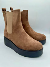 Load image into Gallery viewer, Sarah boots - beige