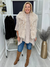 Load image into Gallery viewer, Eva Gilet - 3 colours, 2 sizes