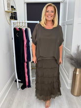Load image into Gallery viewer, Deanna dress - 15 colours. DUE BACK IN SOON…