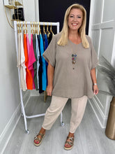 Load image into Gallery viewer, Mary top - 15 colours