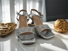 Load image into Gallery viewer, Trinity heels - silver