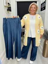 Load image into Gallery viewer, Daisy cardigan - 3 colours, 2 sizes