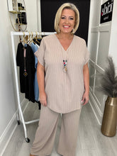 Load image into Gallery viewer, Fran top - 5 colours