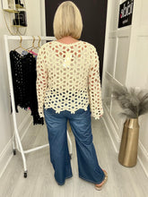 Load image into Gallery viewer, Whitney top - 4 colours