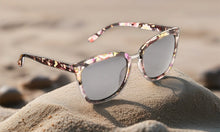 Load image into Gallery viewer, Paris Polarized Sunglasses - 2 colours