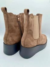 Load image into Gallery viewer, Sarah boots - beige