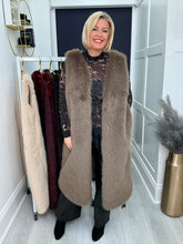 Load image into Gallery viewer, Melissa gilet - 5 colours