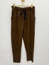 Load image into Gallery viewer, Ebony trousers - 3 colours