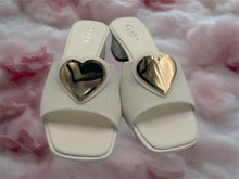 Load image into Gallery viewer, Kai heels - white